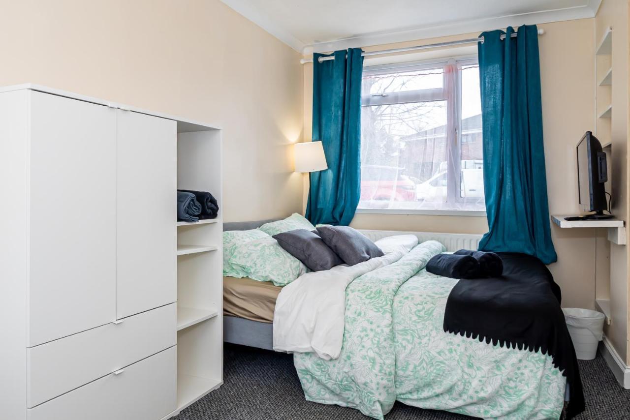 Shirley House 3, Guest House, Self Catering, Self Check In With Smart Locks, Use Of Fully Equipped Kitchen, Close To City Centre, Ideal For Longer Stays, Walking Distance To Bat, 20 Min Drive To Fawley Refinery, Excellent Transport Links Саутгемптон Екстер'єр фото