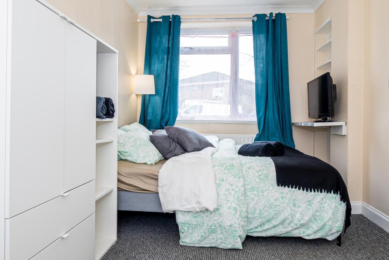 Shirley House 3, Guest House, Self Catering, Self Check In With Smart Locks, Use Of Fully Equipped Kitchen, Close To City Centre, Ideal For Longer Stays, Walking Distance To Bat, 20 Min Drive To Fawley Refinery, Excellent Transport Links Саутгемптон Екстер'єр фото