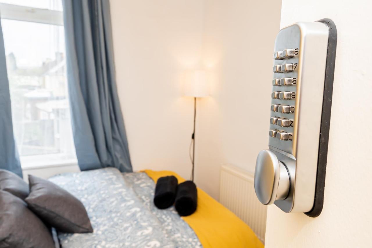 Shirley House 3, Guest House, Self Catering, Self Check In With Smart Locks, Use Of Fully Equipped Kitchen, Close To City Centre, Ideal For Longer Stays, Walking Distance To Bat, 20 Min Drive To Fawley Refinery, Excellent Transport Links Саутгемптон Екстер'єр фото