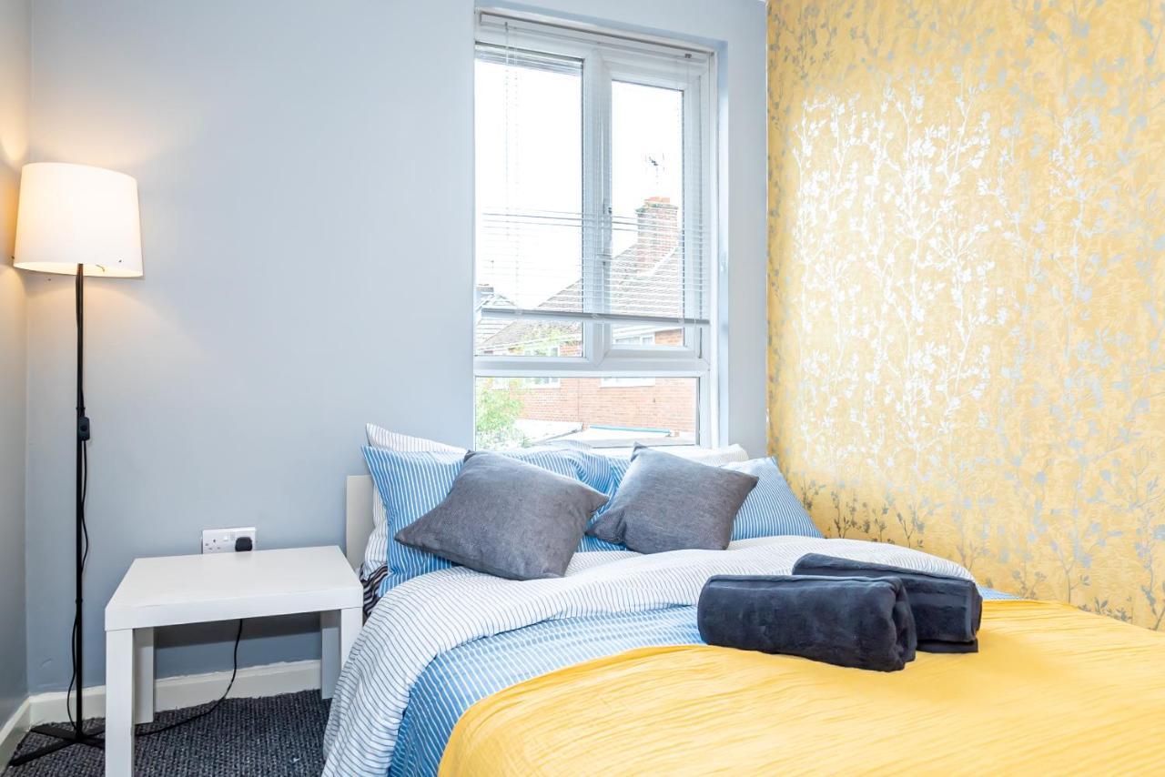 Shirley House 3, Guest House, Self Catering, Self Check In With Smart Locks, Use Of Fully Equipped Kitchen, Close To City Centre, Ideal For Longer Stays, Walking Distance To Bat, 20 Min Drive To Fawley Refinery, Excellent Transport Links Саутгемптон Екстер'єр фото