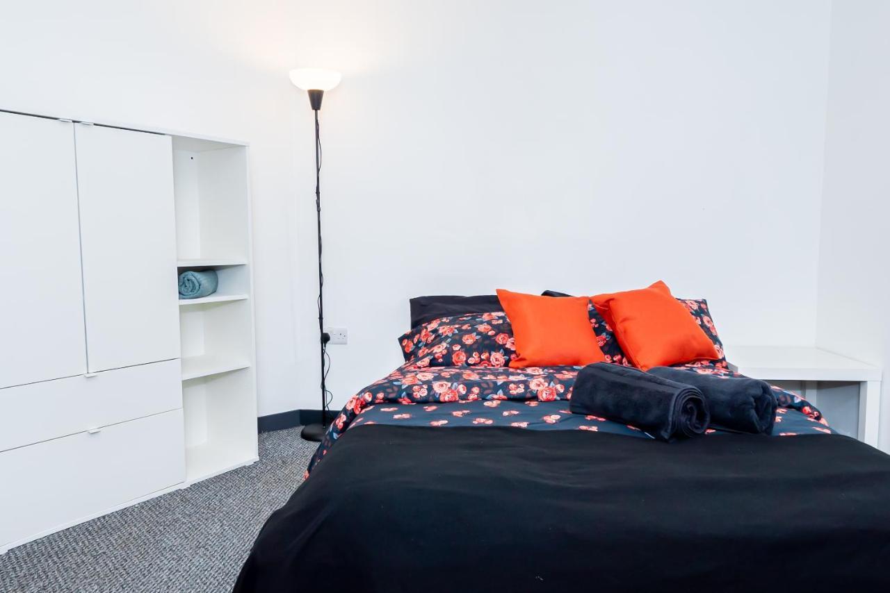 Shirley House 3, Guest House, Self Catering, Self Check In With Smart Locks, Use Of Fully Equipped Kitchen, Close To City Centre, Ideal For Longer Stays, Walking Distance To Bat, 20 Min Drive To Fawley Refinery, Excellent Transport Links Саутгемптон Екстер'єр фото