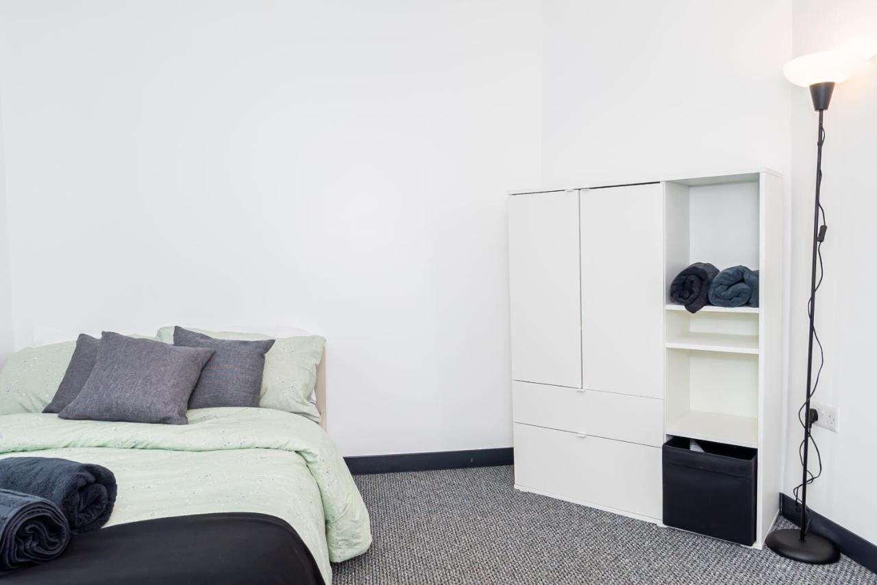 Shirley House 3, Guest House, Self Catering, Self Check In With Smart Locks, Use Of Fully Equipped Kitchen, Close To City Centre, Ideal For Longer Stays, Walking Distance To Bat, 20 Min Drive To Fawley Refinery, Excellent Transport Links Саутгемптон Екстер'єр фото
