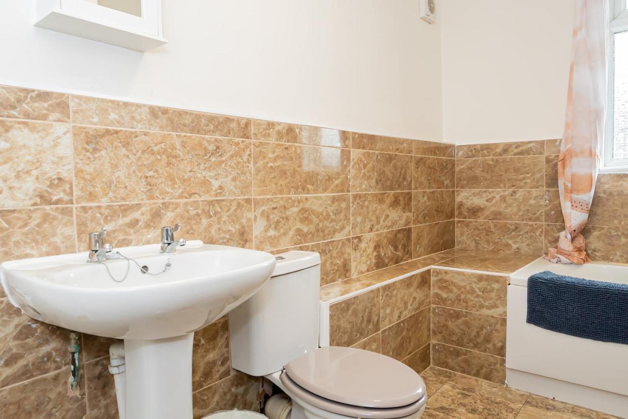 Shirley House 3, Guest House, Self Catering, Self Check In With Smart Locks, Use Of Fully Equipped Kitchen, Close To City Centre, Ideal For Longer Stays, Walking Distance To Bat, 20 Min Drive To Fawley Refinery, Excellent Transport Links Саутгемптон Екстер'єр фото