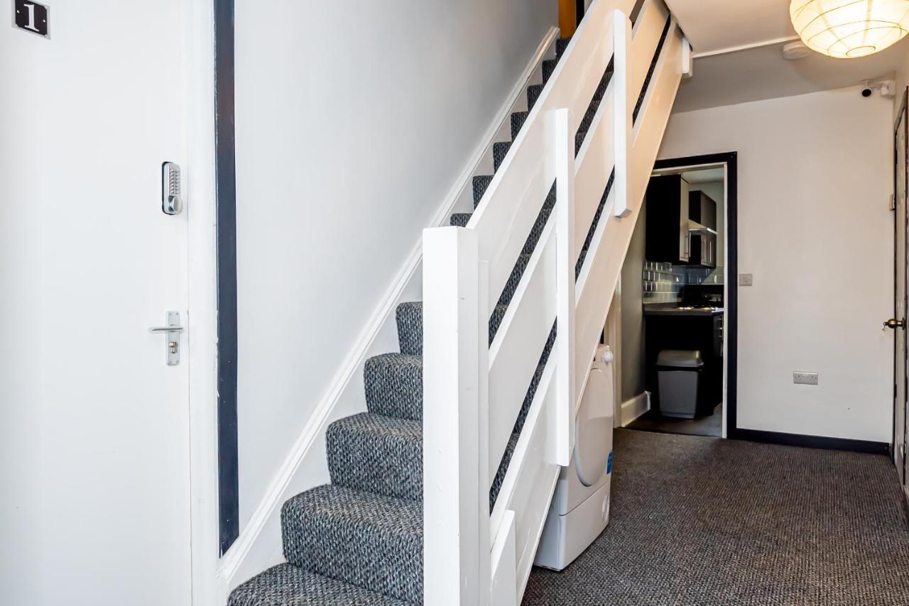 Shirley House 3, Guest House, Self Catering, Self Check In With Smart Locks, Use Of Fully Equipped Kitchen, Close To City Centre, Ideal For Longer Stays, Walking Distance To Bat, 20 Min Drive To Fawley Refinery, Excellent Transport Links Саутгемптон Екстер'єр фото
