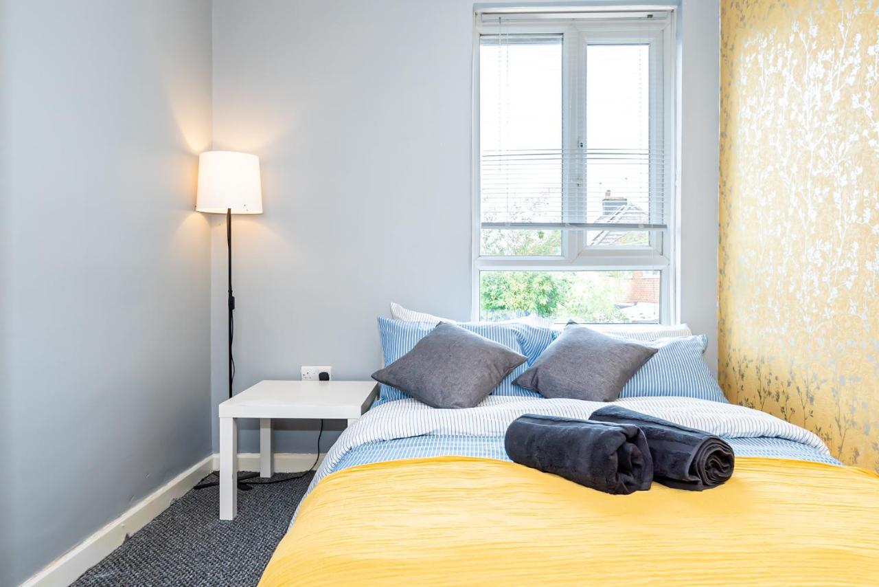 Shirley House 3, Guest House, Self Catering, Self Check In With Smart Locks, Use Of Fully Equipped Kitchen, Close To City Centre, Ideal For Longer Stays, Walking Distance To Bat, 20 Min Drive To Fawley Refinery, Excellent Transport Links Саутгемптон Екстер'єр фото