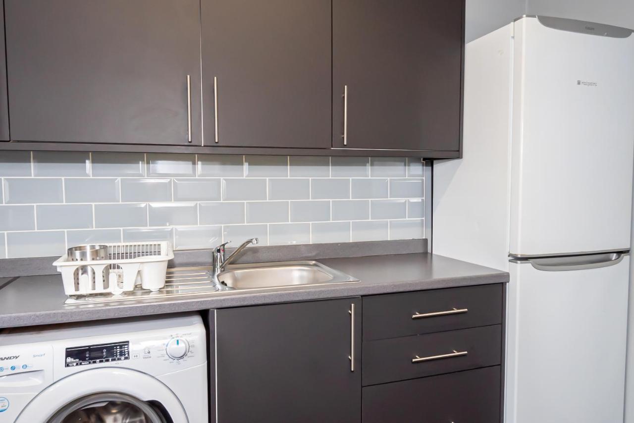Shirley House 3, Guest House, Self Catering, Self Check In With Smart Locks, Use Of Fully Equipped Kitchen, Close To City Centre, Ideal For Longer Stays, Walking Distance To Bat, 20 Min Drive To Fawley Refinery, Excellent Transport Links Саутгемптон Екстер'єр фото