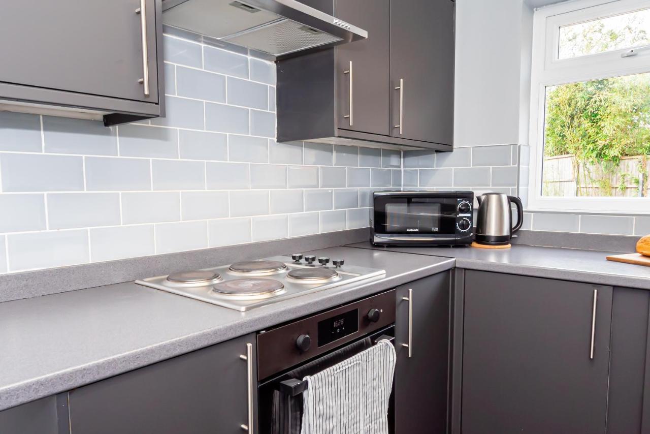 Shirley House 3, Guest House, Self Catering, Self Check In With Smart Locks, Use Of Fully Equipped Kitchen, Close To City Centre, Ideal For Longer Stays, Walking Distance To Bat, 20 Min Drive To Fawley Refinery, Excellent Transport Links Саутгемптон Екстер'єр фото